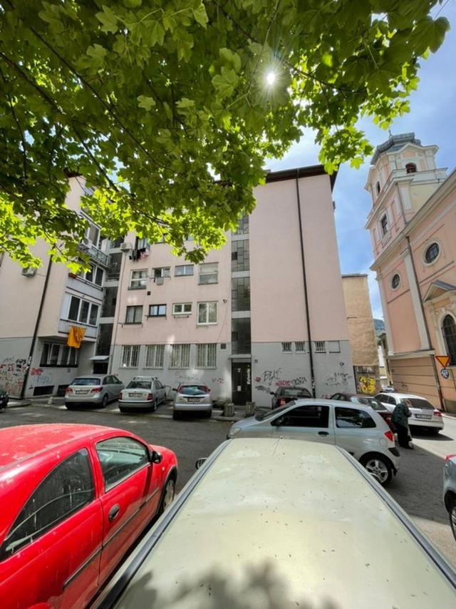 Rena - Free Parking Sarajevo